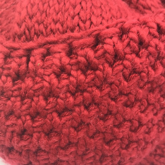 Super Thick Knit Ladies Maroon/Red Cap with Visor - Picture 2 of 6